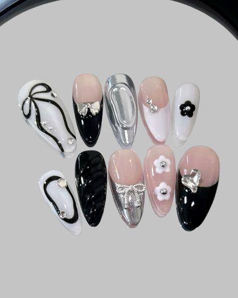 xiaohongshu nails, chinese trendy nails, korean trendy nails, long nails, nail inspo inspiration, nail tech, nail tutorial, cute nails, pretty nails, nail art, birthday nails, kpop nails, trendy nails, nail art, pink nails, coquette nails, 3d nails Sandy Liang Nails, Long Nails Ombre, Black Nails Summer, Dark Coquette Nails, Nails Xiaohongshu, Nail Design Dark, Acubi Nails, Icicle Nails, Stargirl Nails