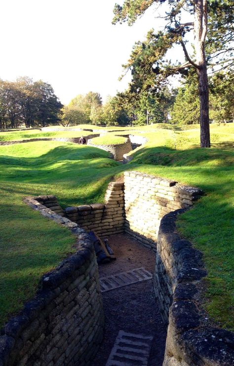 #souBeta #timBeta #betaAjudaBeta Wwi Trenches, Ww1 Trenches, Vimy Ridge, Ww1 Trench, Battlefield One, Northern France, History Teachers, Medieval History, Battlefield