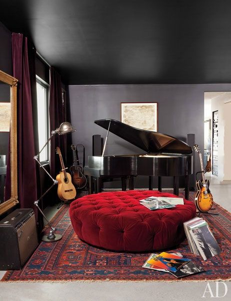 Look Inside Adam Levine's House in the Hollywood Hills | Architectural Digest Music Themed Bedroom, Home Music Rooms, Hollywood Hills Homes, Guitar Room, Music Studio Room, Music Room Decor, Deco Studio, Piano Room, Home Studio Music