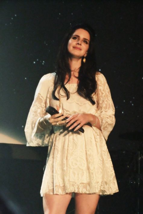 On Stage, Lana Del Rey, A Woman, White Dress, White