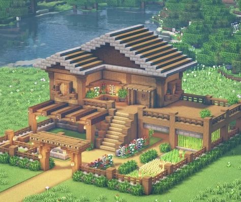 Open Concept Minecraft House, Minecraft Compound Ideas, Minecraft Farmhouse Blueprint, Minecraft House Inspo Easy, Elevated Minecraft House, Minecraft Oak Cottage, Minecraft Houses Beginner, Birch And Oak House Minecraft, Minecraft Inspo House