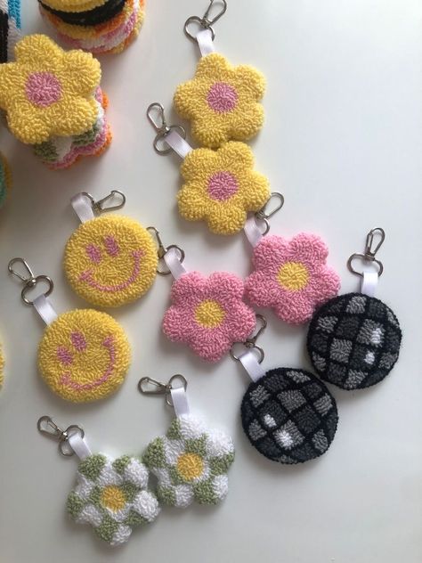 Punch Needle Coasters, Needle Crochet, Punch Needling, Handmade Desks, Coaster Pattern, Crochet Case, Embroidery Tools, Punch Needle Patterns, Paper Quilling Designs