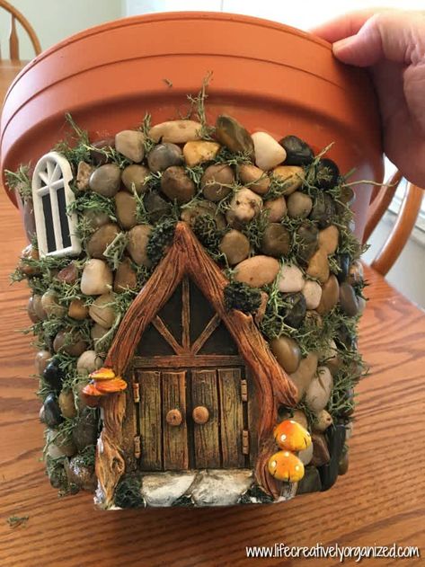 Welcome Home Crafts, Diy Flower Boxes, Jardim Diy, House Planter, Fantasy Garden, Fairy House Diy, Diy Fairy, Pot Designs, Fairy Garden Diy