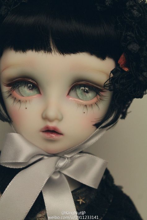 https://flic.kr/p/CYLNWV | Nana Volks | Nana with the LUTS’s body. Blue Eyes, Black Hair, Make Up, Hair, Black, Hair And Makeup, Makeup, Blue