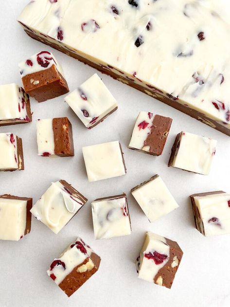 Cranberry Pecan White Chocolate Fudge, Fudge With Sweetened Condensed Milk, Easy Homemade Fudge, Homemade Fudge Recipe, Baked Fudge Recipe, Classic Chocolate Fudge, The Best Fudge, Pecan Fudge, Cranberry Fudge