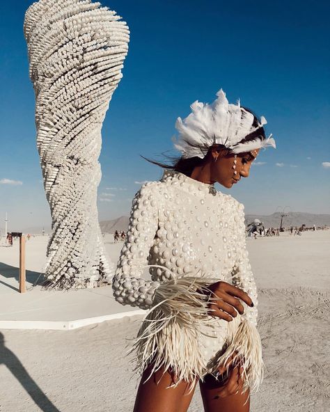 Re-Discover play ♻️ Re-Imagine normal ♻️ Re-Envision society ♻️ Re-Consider possibility ♻️Re-Think utopia ♻️ Re-Volution ♻️ Re-Cyclone. 📷:… Burning Man Fashion Woman, Estilo Burning Man, Burning Man Wedding, Africa Burn, Afrika Burn, Burning Men, Festival Mode, Burning Man Costume, Man Outfit