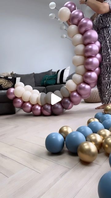 Salon Balloon Arch, Semi Circle Balloon Arch, Rainbow Balloon Arch Tutorial, How To Put Balloons Together, Hula Hoop Balloon Arch, Diy Balloon Garland Tutorial, Round Balloon Arch Ideas, Ballons Arch Ideas, Circle Arch Balloons