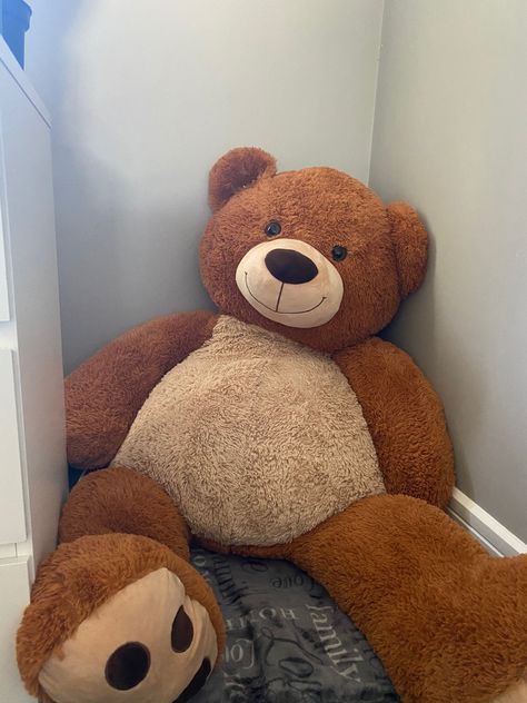 Papa bear teddy bear 6ft big dude Big Bear Plushies, Cute Big Teddy Bears, 6ft Teddy Bear, Big Bear Plush, Huge Teddy Bear In Room, Giant Teddy Bear Aesthetic, Big Teddy Bear In Bedroom, Big Teddy Bear Aesthetic, Big Teddy Bear Gift