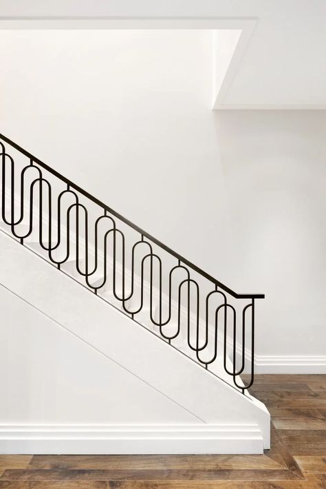 Railing Stairs Design, Stair Runner Ideas, Architecture Stairs, درابزين السلم, Rug Stairs, Interior Stair Railing, Staircase Interior Design, Modern Stair Railing, Staircase Railing Design