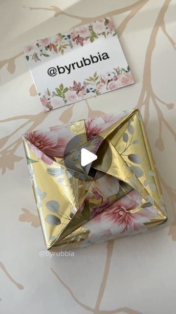 How To Gift Wrap A Bible, Wrap A Wedding Gift, How To Wrap Hoodie Gift, Wrapping Ideas For Small Gifts, Candy Gift Wrapping Ideas, How To Wrap A Purse As A Gift, Easy Gift Wrapping Tutorials, Gift Wrapping Ideas For Birthdays, Unique Ways To Wrap Gifts