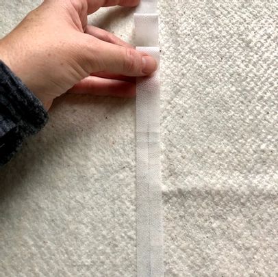 How To Sew Batting Together, Fusible Tape, Beginner Quilting Projects, Quilt Binding Tutorial, Backing A Quilt, Binding Tutorial, Household Sewing, Quilt Binding, Quilt Batting