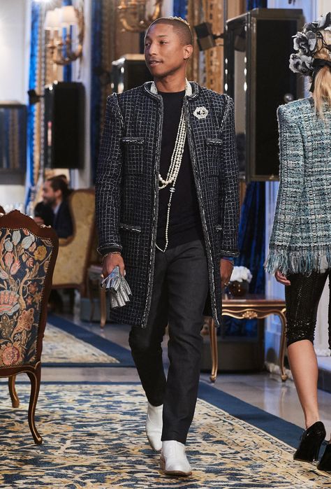 Chanel Gabrielle Bag, Chanel Men, Chanel 2017, Moda Chanel, Mode Chanel, Chanel Inspired, Scene Fashion, Chanel Fashion, Pharrell Williams