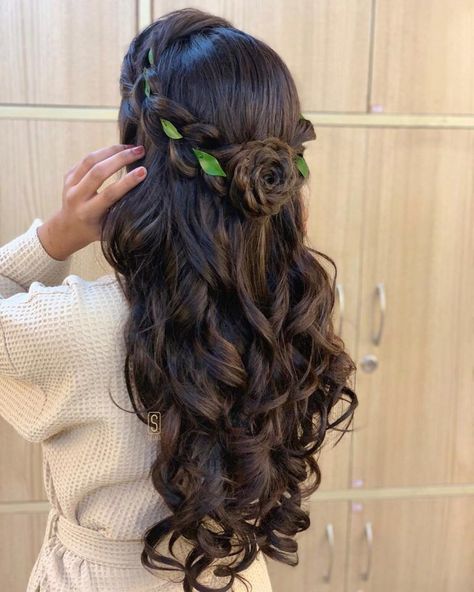 Engagement Hairstyles, Bridal Hair Buns, Indian Wedding Hairstyles, Hair Upstyles, Quince Hairstyles, Open Hairstyles, Long Hair Wedding Styles, Braut Make-up, Peinados Fáciles Para Cabello Corto