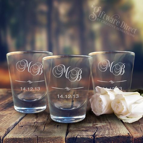 Wedding Souvenirs For Guests, Cheap Wedding Gifts, Shot Glasses Wedding Favors, Wedding Shot Glasses, Homemade Wedding Favors, Creative Wedding Favors, Wedding Giveaways, Best Wedding Favors, Wedding Shower Favors