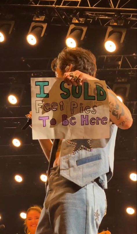 Signs At Concerts, Harry Styles Concert Signs, Billie Concert, Harry Coded, Concert Signs, Lane Kim, Harry Core, Harry Styles Tour, Cherry Baby