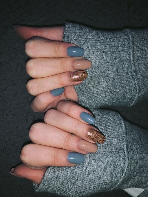 Blue Fall Acrylic Nails, Blue And Brown Fall Nails, Copper And Blue Nails, Fall Blue Nails Art Designs, Light Blue And Brown Nails, Brown Turquoise Nails, Teal Nails Fall, Fall Nails With Blue, Blue And Bronze Nails