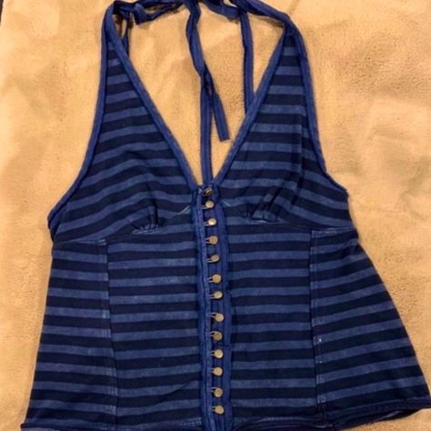 Casual Vintage Chic Knit Tank Top Button-Front; Deep V-Neck Allover Striped Pattern Raw-Edge Trim Ties At Back; Adjustable Straps Button Down Tank Top Outfit, Black Ruffle Top, Blue Striped Top, Boho Chic Outfits, Knit Tank Top, Lovely Tops, Mood Board Fashion, Mode Inspo, Knit Tank