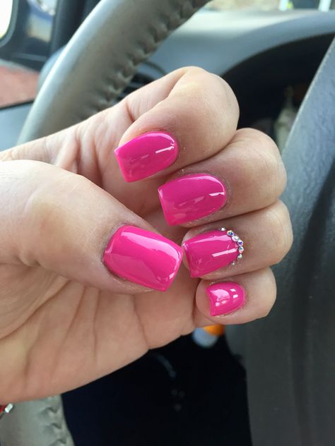 Hot Pink Nails With Diamonds Rhinestones, Bright Pink Nails With Rhinestones, Hot Pink Nails With Diamonds, Pink Nails With Diamonds Rhinestones, Hot Pink Nails With Gems, Nails 2023 Colors, Pink Toe Nails With Design, Nails With Diamond Design, Hot Pink Toe Nails