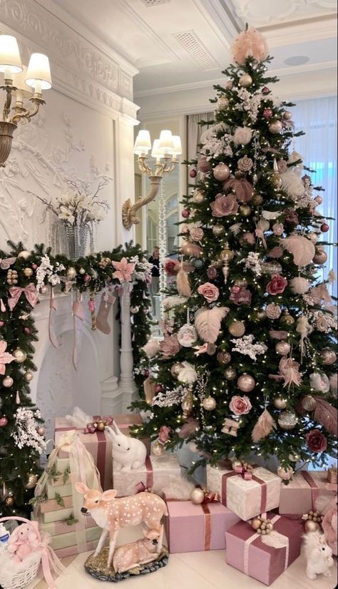 Baby Pink Christmas Tree, Pink Aesthetic Christmas Tree, Feminine Christmas Tree, Pink Christmas Tree Theme, Vintage Pink Christmas Tree, Christmas Tree With Roses, Pink And Champagne Christmas Tree, White Pink Christmas Tree, Pink Themed Christmas Tree