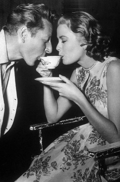 celebriTEA: ♥ tea for two ♥ | Jama's Alphabet Soup Danny Kaye, Old Fashioned Love, Very Important Person, Vintage Couples, Actrices Hollywood, Princess Grace, Oscar Wilde, 인물 사진, Vintage Glamour