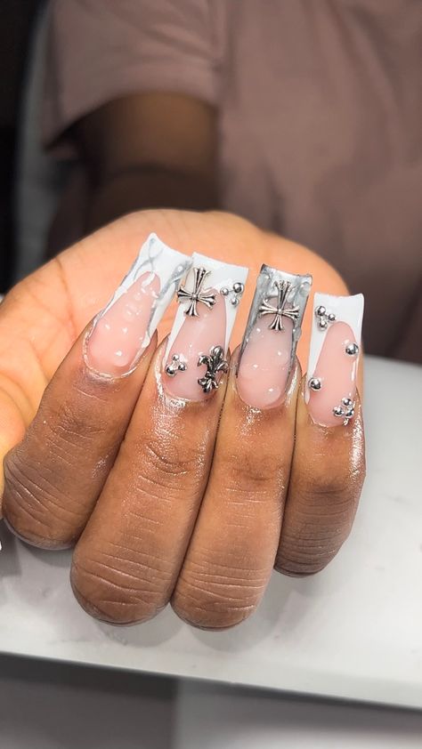 Nail Designs Chrome Heart, Cross Nails Short, White French Chrome Nails, Chrome Cross Nails, Chrome Hearts Crosses, French Chrome Nails, Chrome Hearts Nails, Chrome Heart Nails, Cross Nail Designs