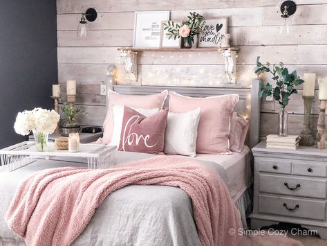 Ikea Living Room Furniture, Ikea Living Room, Dekorasi Kamar Tidur, Pallet Furniture Bedroom, Shabby Chic Bedroom, Vintage Bedroom, Farmhouse Bedroom Decor, Chic Bedroom, Rustic Bedroom