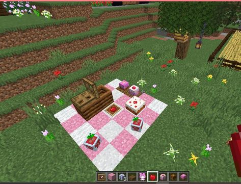 Dining Room In Minecraft, Decorating Ideas For The Home Minecraft, Minecraft Building Ideas Picnic, Picnic In Minecraft, Flower Cart In Minecraft, Minecraft Small Simple House, Cute Minecraft Builds Couples, Pink Things To Build In Minecraft, Picnic Basket Minecraft