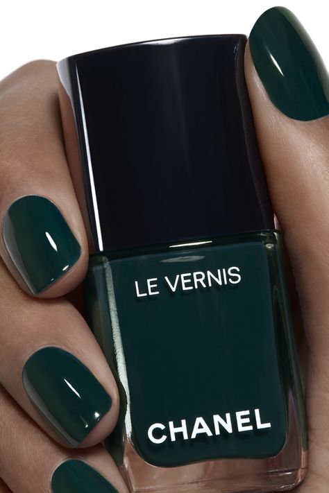 LE VERNIS Longwear Nail Colour 582 - FICTION | CHANEL Nail Art Halloween, Chanel Nail Polish, Unghie Nail Art, Chanel Nails, Green Nail Polish, Nail Colour, Green Nail, Manicure Y Pedicure, My Nails