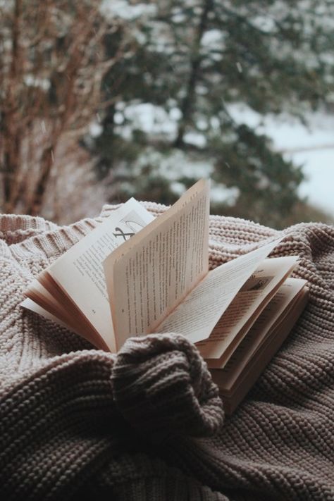 Cozy Astetic Wallpaper, Cozy Winter Aesthetic Photos, January Cozy Aesthetic, Hygge Astetic, Cozy Winter Photography, Cosy Spring Aesthetic, Cosy Asethic, Cozy Asethic, Astetic Winter Pictures