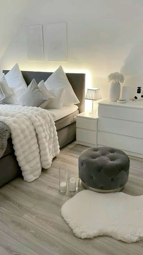 White Room Decor, Luxury Room Bedroom, Classy Bedroom, Room Redesign, Grey Bedroom, Redecorate Bedroom, Dream House Rooms, Room Makeover Bedroom, Dream Room Inspiration