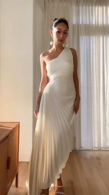 Wedding Gown Trends, Long Ball Gown, Ball Gowns Evening, Engagement Dresses, Ballroom Dress, Grad Dresses, Reception Dress, Satin Dress, Evening Dresses Prom