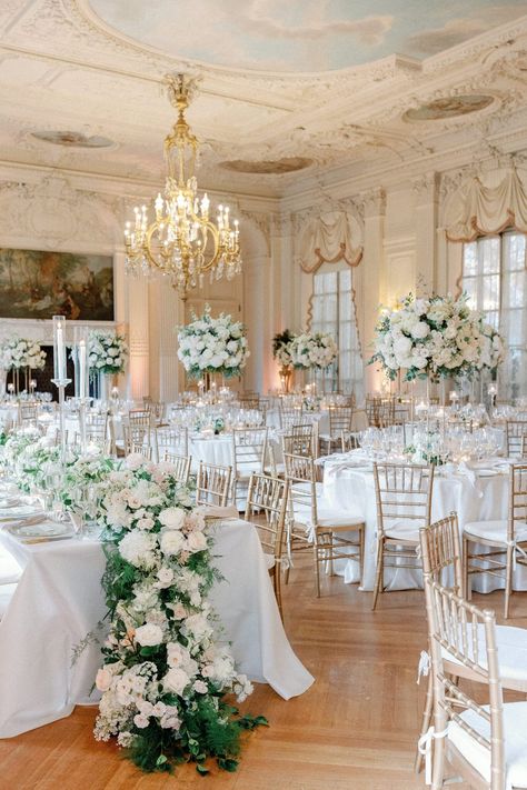 Newport Mansion Spring Wedding - By Halie Wedding Photography Rosecliff Wedding, Luxury Event Decor, Rosecliff Mansion, Palace Wedding, British Wedding, Newport Wedding, Elegant Wedding Reception, April Wedding, England Wedding