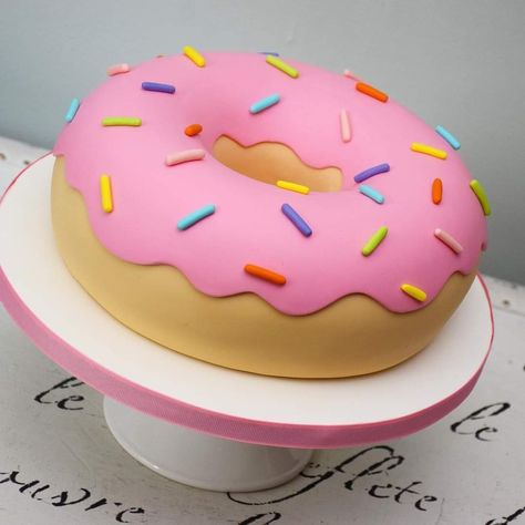 Donat Cake Birthday, Cake With Donut Decorations, Donught Cake, Cake That Looks Like Donut, Cartoon Donut Cake, Doughnut Shaped Birthday Cake, Kawaii Birthday Cake, Simpsons Cake, Donut Birthday Cake