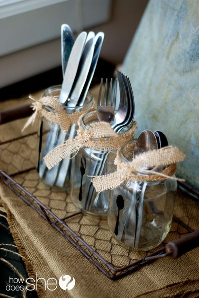 Thanksgiving dinner (or other occasion) have silverware in mason jars setting out. It's nice looking and handy. Diy Thanksgiving Table Settings, Silverware Display, Beautiful Thanksgiving Table Settings, Thanksgiving Table Settings Diy, Rustic Thanksgiving Table, Thanksgiving Centers, Thanksgiving Table Settings Simple, Simple Thanksgiving Table, Silverware Storage