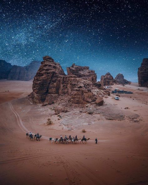 Saudi Arabia Aesthetic, Wadi Rum Jordan, Jordan Photos, Jordan Travel, Wadi Rum, Dos And Don'ts, One Day Trip, Promised Land, Luxury Camping