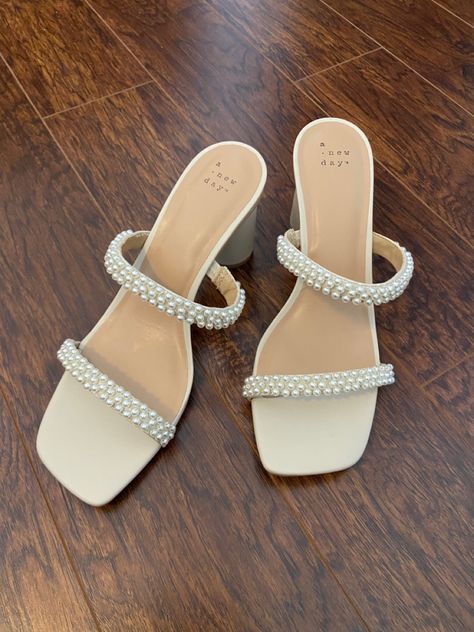 Grad heels, prom heels, pearls, white heels, dressy shoes, summer, spring, cute, aesthetic, girly shoes, coquette, clean girl aesthetic, vanilla girl, wedding shoes, heels inspo Prom Heels Pearl, Pearly White Heels, Wedding Shoes Old Money, Cute Shoes For Prom, Small Heels For Prom, Prom Heels Short, White Heels Pearls, White Pearl Shoes, White Aesthetic Heels