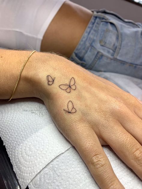 Unique Butterfly Tattoos, Tato Minimal, Basic Tattoos, Small Girly Tattoos, Small Pretty Tattoos, Petite Tattoos, Small Hand Tattoos, Cute Tattoos For Women, Discreet Tattoos