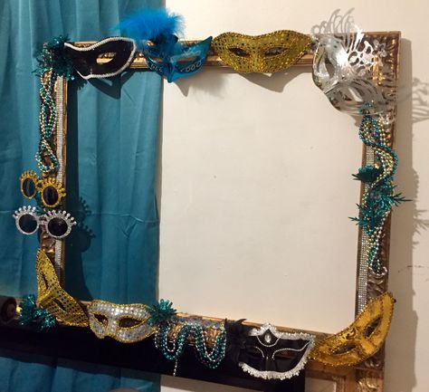 Mardi Gras Photo Booth, Mardi Gras Photo Backdrop, Masquerade Photo Booth, Mardi Gras Prom, Mardi Gras Photos, Mardi Gras Theme, Madi Gras, Masquerade Theme, Diy Photo Frames