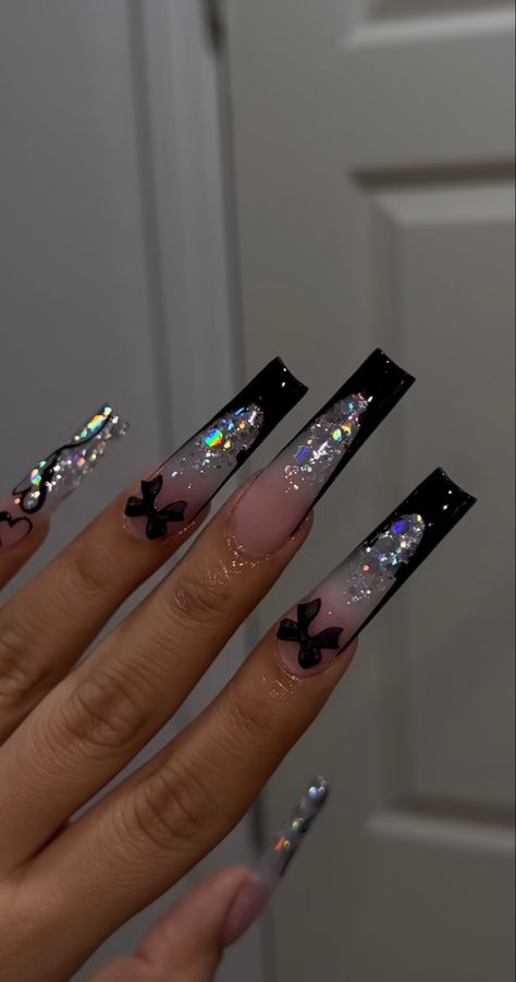 Boss Lady Nails, Nail Designs Girly, Baddie Black Nails, Baddie Long Acrylic Nails, 21st Nails Ideas, Baddie French Tip Nails, Dramatic Nails Designs, Euphoria Nails Ideas, Black Baddie Nails