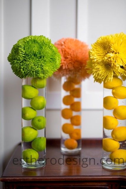 Flower Fruit Arrangements Citrus Vase Centerpiece, Fruit And Vegetable Centerpieces, Cool Flower Arrangements, Floral Arrangements With Fruit, Inexpensive Table Decorations, Orange Floral Arrangements, Flower Oasis, Deco Fruit, Fruit Centerpieces