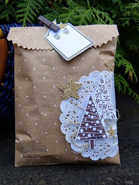 Unique Christmas gift wrapping ideas - Small things in life Diy Paper Bag, Hantverk Diy, Christmas Creative, Decorated Gift Bags, Gift Wrapping Techniques, Gifts Wrapping Diy, Homemade Christmas Cards, Creative Gift Wrapping, Brown Paper Bag