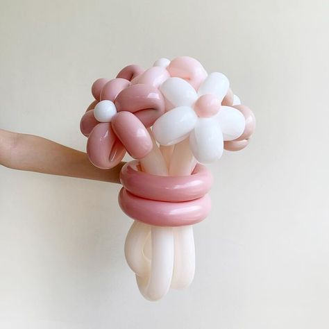 Flower Ballons Bouquet, Flower Balloons Bouquet, Flower Bouquet Balloon, Balloon Flowers Bouquet, Ballon Flower Bouquet, Posie Bouquet, Balloon Bouquet Ideas, Shades Of Dusty Pink, Balloon Bucket