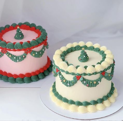 Cake Feta, Homemade Christmas Cake, Tulip Cake, Mascarpone Filling, Christmas Themed Cake, Luxury Christmas Decor, Christmas Cake Designs, Xmas Cake, Luxury Christmas