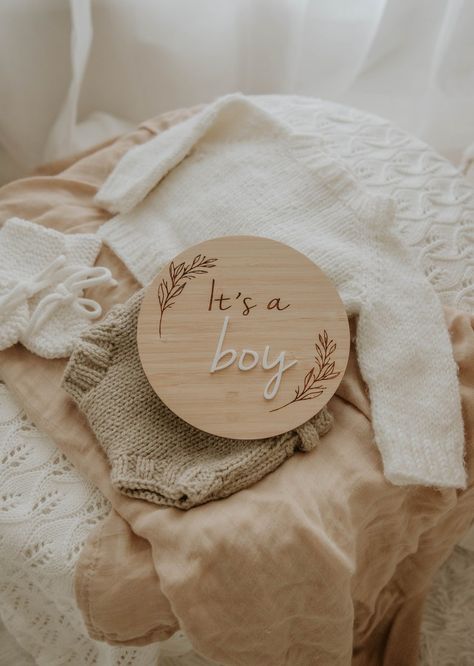 Its a Boy Wooden Birth Announcement Plaque - Etsy UK It’s A Boy Pregnancy Announcement, Name Announcement Ideas, It’s A Boy, Baby Boy Arrival Announcement, Bookmarks Diy Kids, Wooden Birth Announcement, Baby Arrival Announcement, Newborn Birth Announcements, Pregnant With Boy