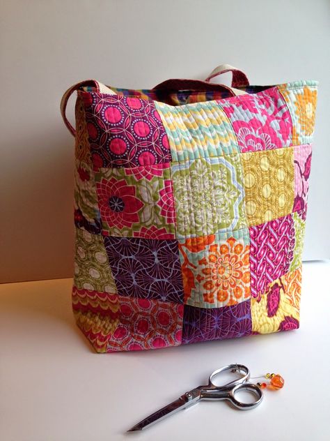 Quilted Tote Bags Patterns, Quilt Bags, Quilted Bag Patterns, Tote Bag Pattern Free, Patchwork Tote Bags, Quilted Bags, Tote Bag Tutorial, Bag Pattern Free, Project Bags