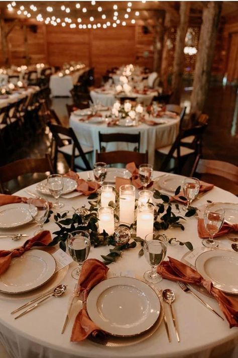 Wedding Centerpiece Terracotta, Round Fall Wedding Tables, Autumn Wedding Table Centerpieces, Fall Indoor Wedding Ideas, Fall Wedding Venue Decor, Wedding Table Decorations Terracotta, Rustic Terracotta Wedding Table Decor, Terracotta Table Runner Wedding, Fall Wedding Inspo Color Schemes