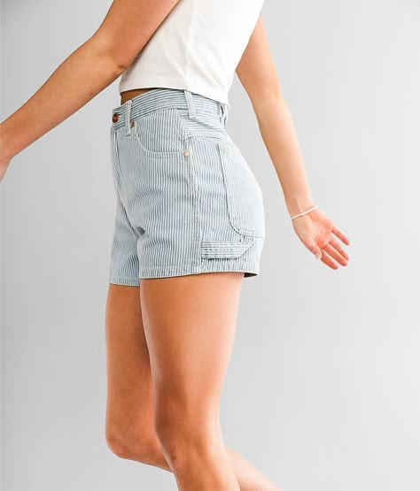 Carpenter Shorts Outfits Women, Women’s Shorts, Striped Denim Shorts, 90s Fashion Shorts, Striped Shorts Outfit, Summer Outfits Athletic, Alt Summer Outfits, Carpenter Overalls, Vintage Summer Outfits