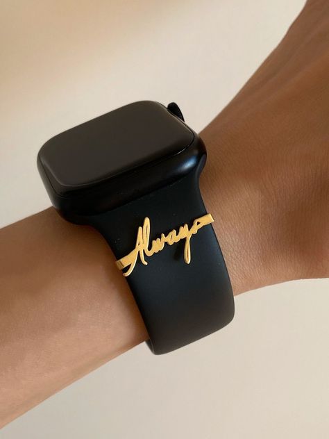 Personalized Apple Watch Band Charm, Custom A Bracelet Rings, Necklace Aesthetic, Fantasy Earrings, Aesthetic Gold, Aesthetic Rings, Men Bracelets, Bracelets Ideas, Ideas Jewelry, River Edge