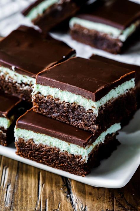 Mint Chocolate Brownies, Mint Brownies Recipe, Easy Chocolate Ganache, Resep Starbuck, Mint Frosting, Creamy Frosting, Chocolate Photos, Mint Brownies, Sally's Baking