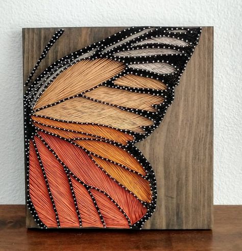 Yarn Ideas Diy Room Decor, Nail And Thread Art Pattern, Wood And Nails Crafts, Thread Work On Canvas, Wooden String Art, Wall String Art, Thread Art On Wood, Nail And String Art Patterns, Nail Thread Art